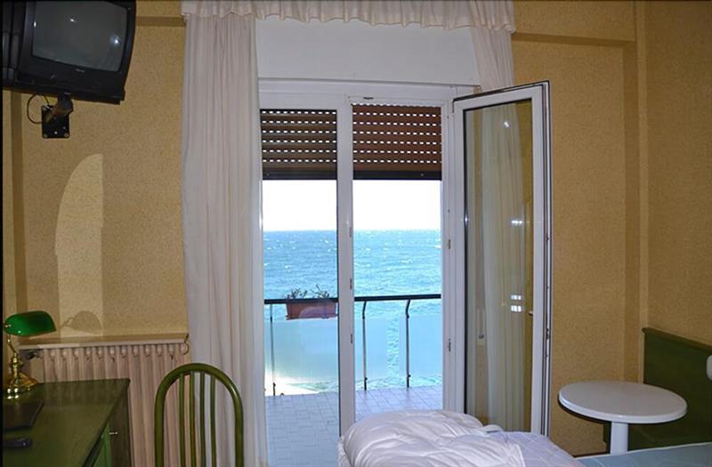 Hotel Caribe - Garda Lake Collection 布雷佐内加尔达 外观 照片